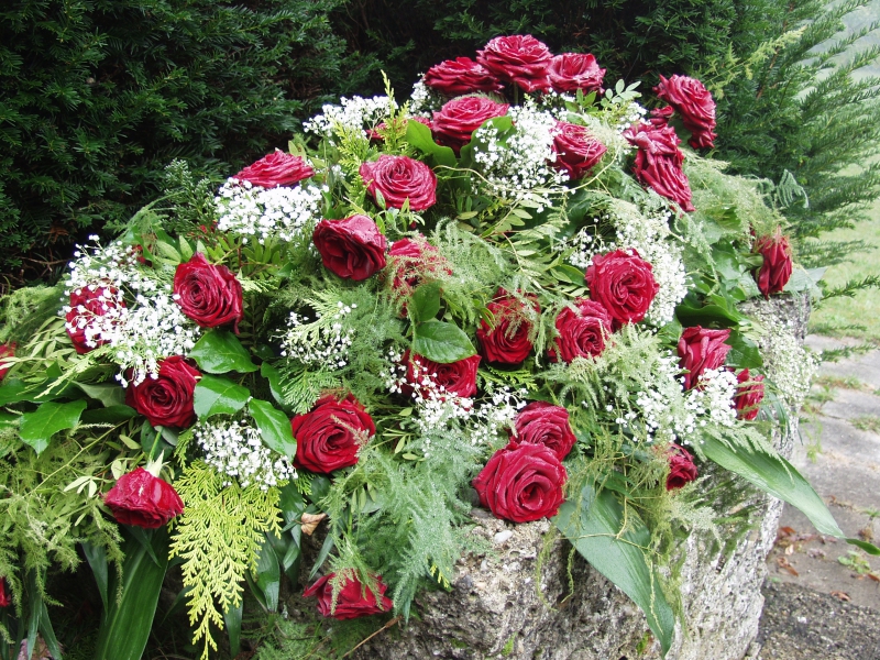 funeraire-VARAGES-min_roses-61203